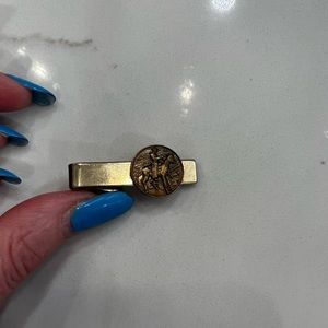 Robbins Co Attleboro Gold tone Military Tie Clip- Bronze Man On Horse With Rifle